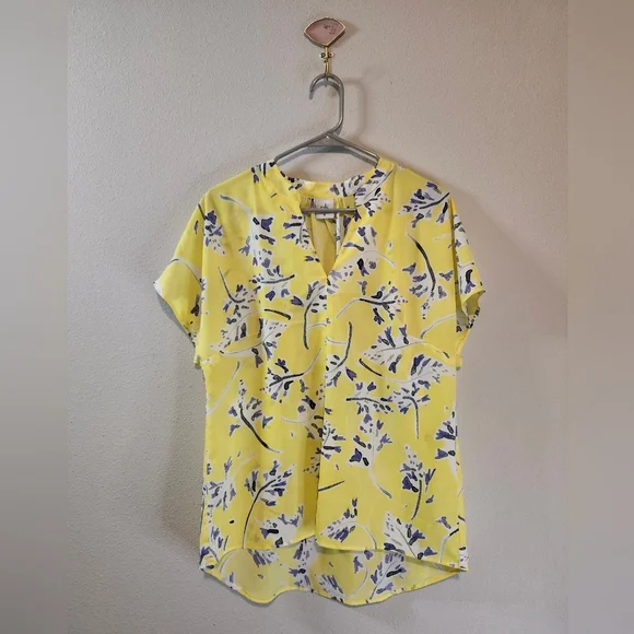 Cabi Women's Stevie Sunny Days Yellow Floral Blouse Size Medium Brand New! - Picture 4 of 8